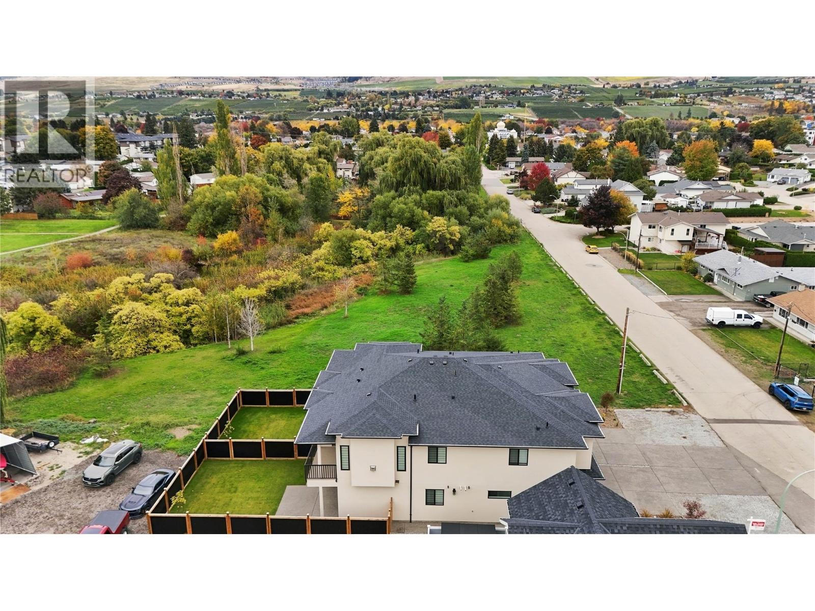 302 Sumac Road W
