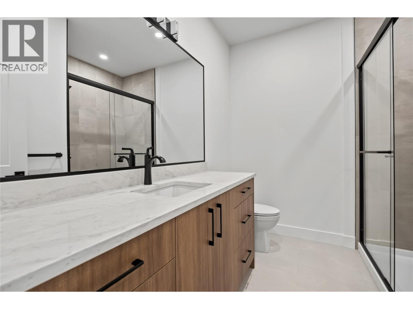 302 Sumac Road W