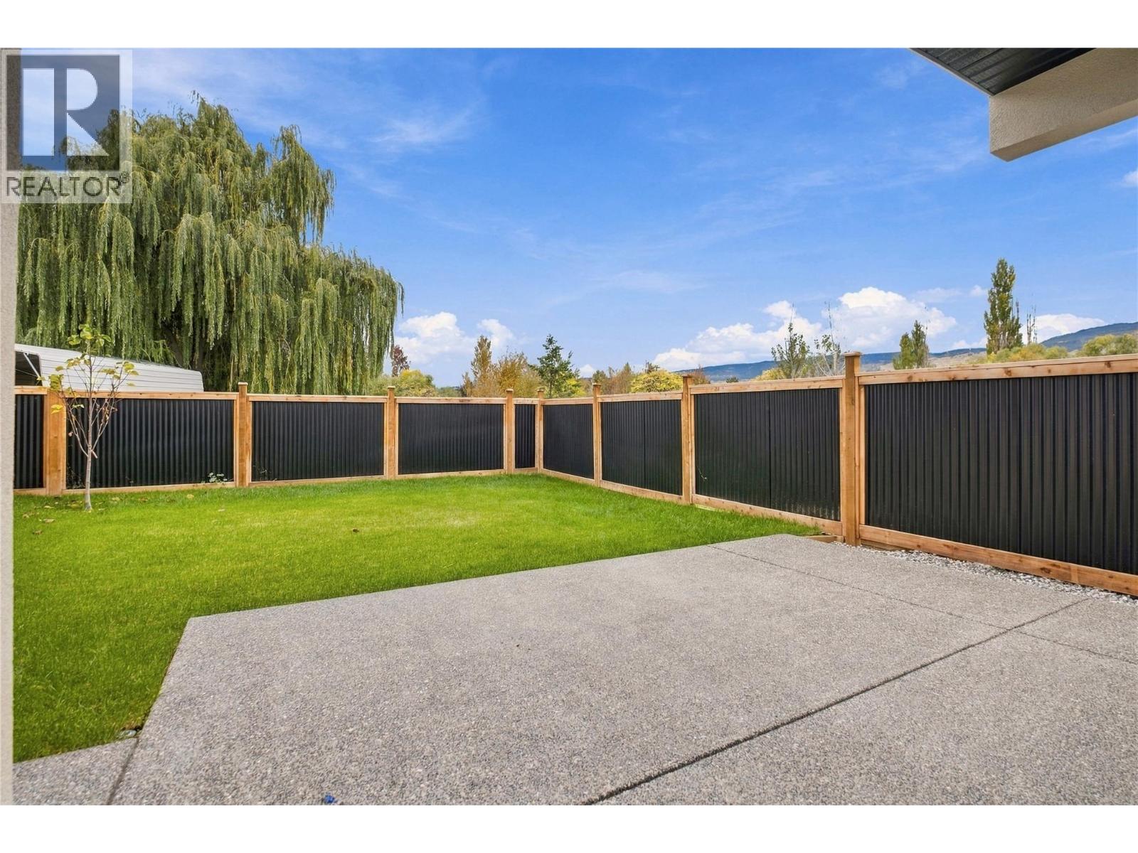 302 Sumac Road W