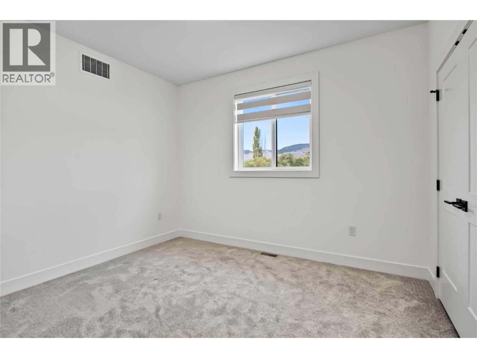 302 Sumac Road W