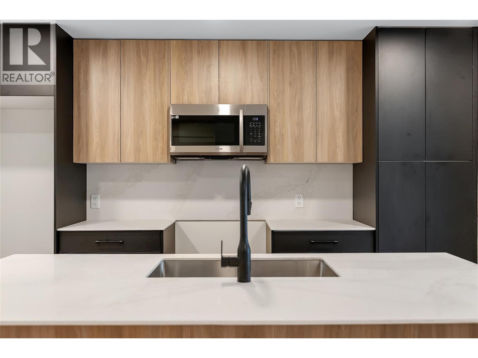 647 Clement Avenue Unit# 512