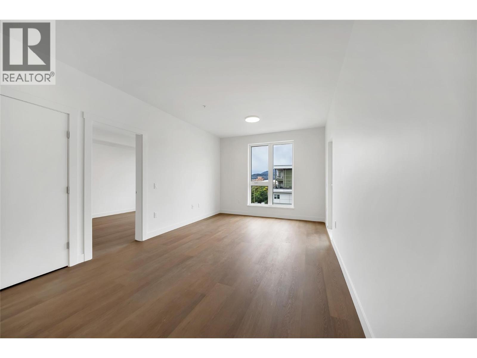 647 Clement Avenue Unit# 512
