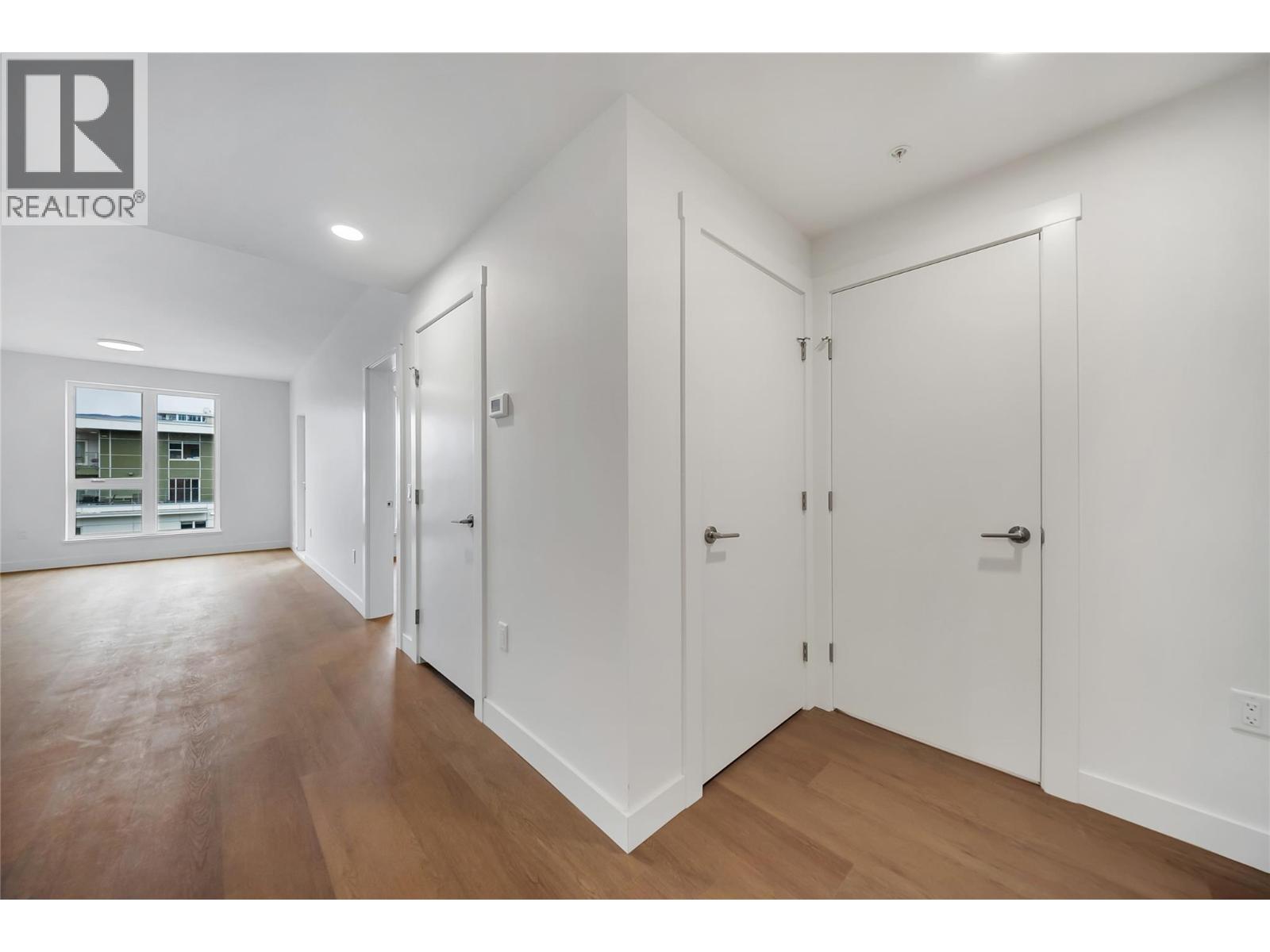 647 Clement Avenue Unit# 512