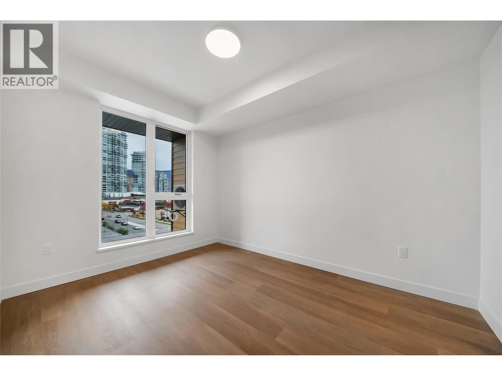 647 Clement Avenue Unit# 512