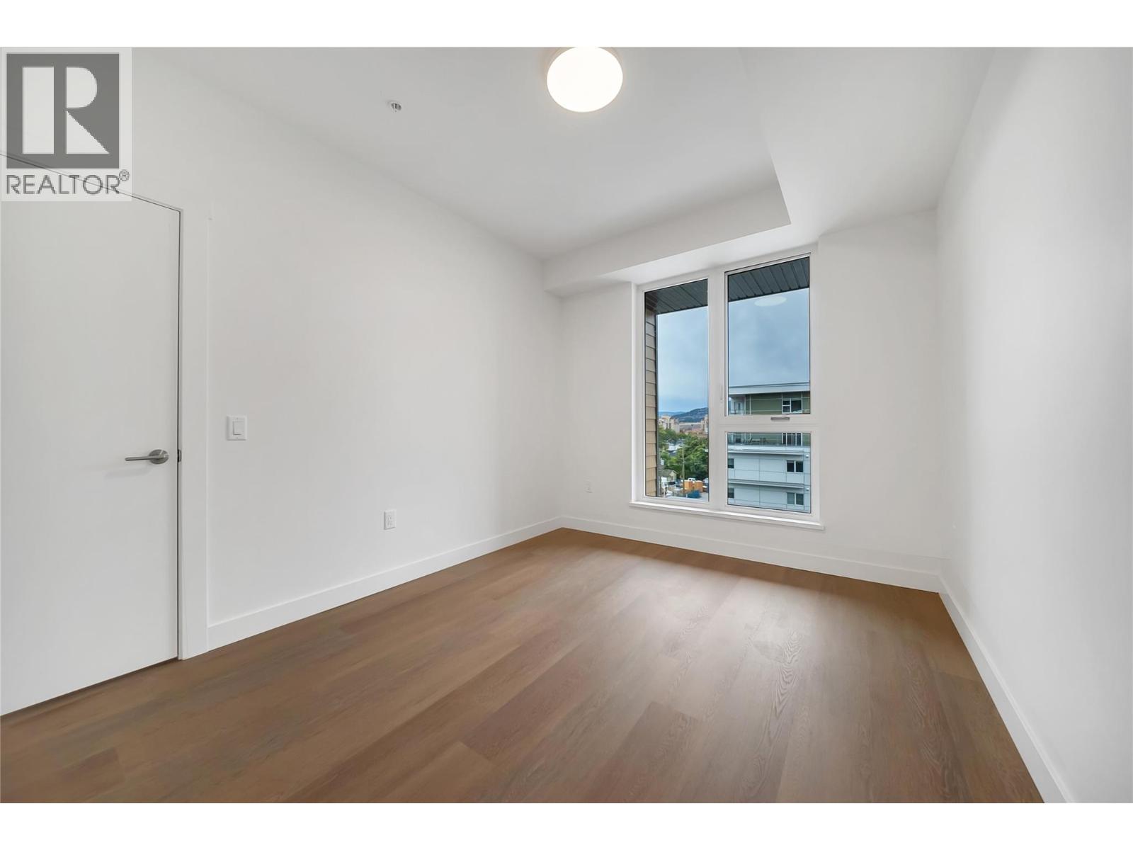 647 Clement Avenue Unit# 512