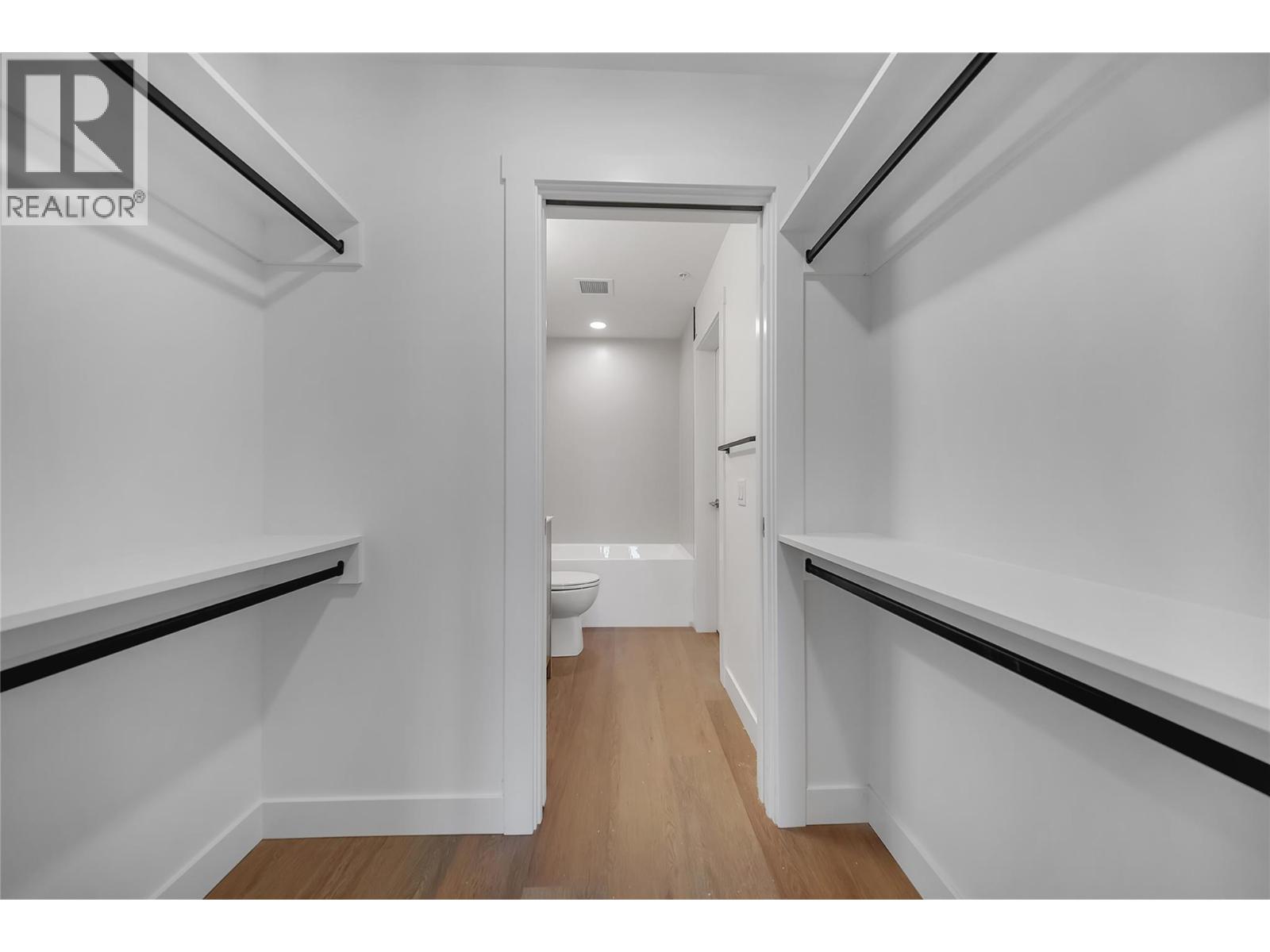 647 Clement Avenue Unit# 512