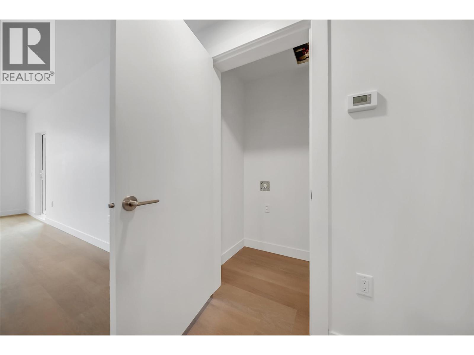 647 Clement Avenue Unit# 512
