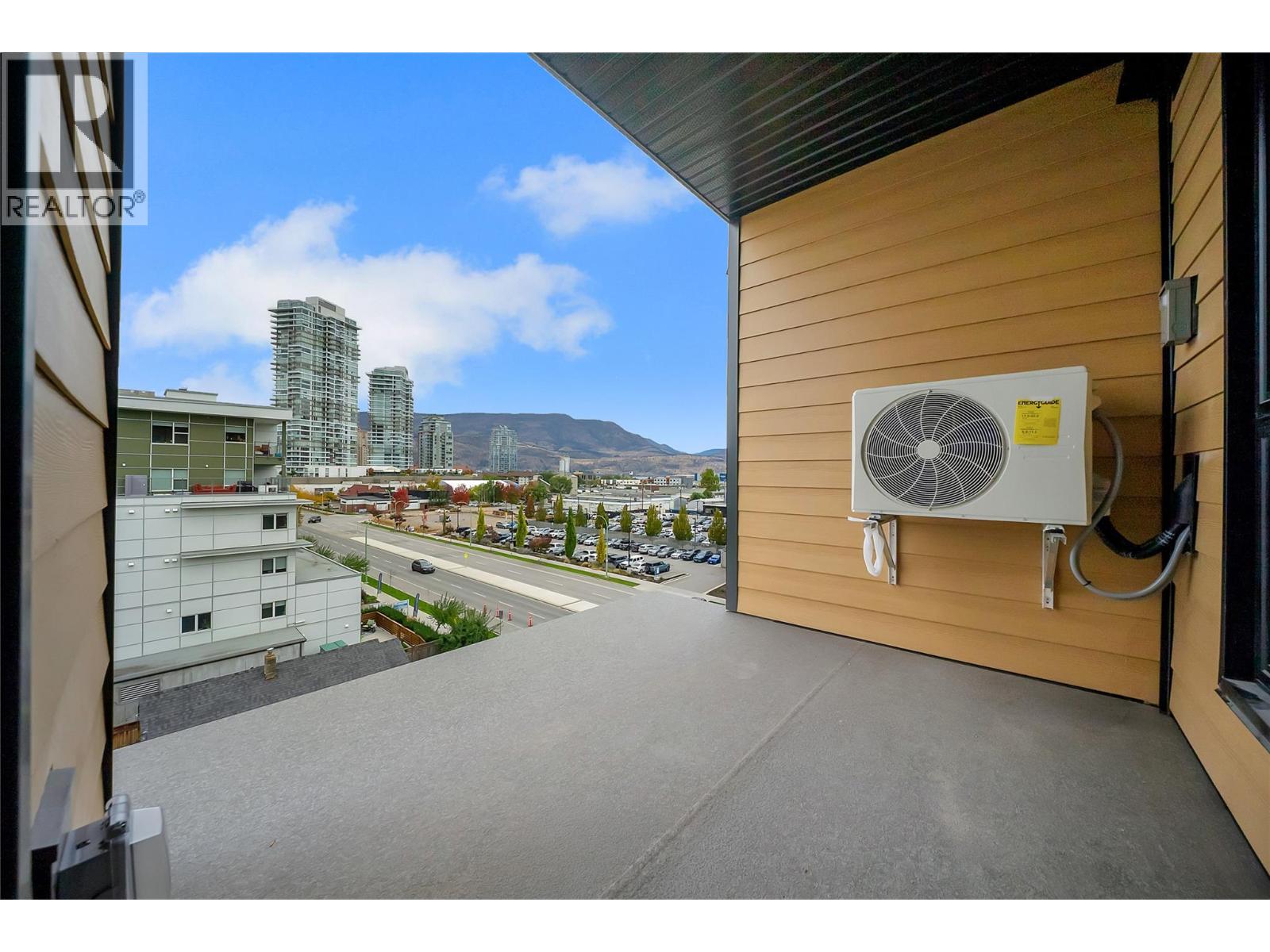 647 Clement Avenue Unit# 512