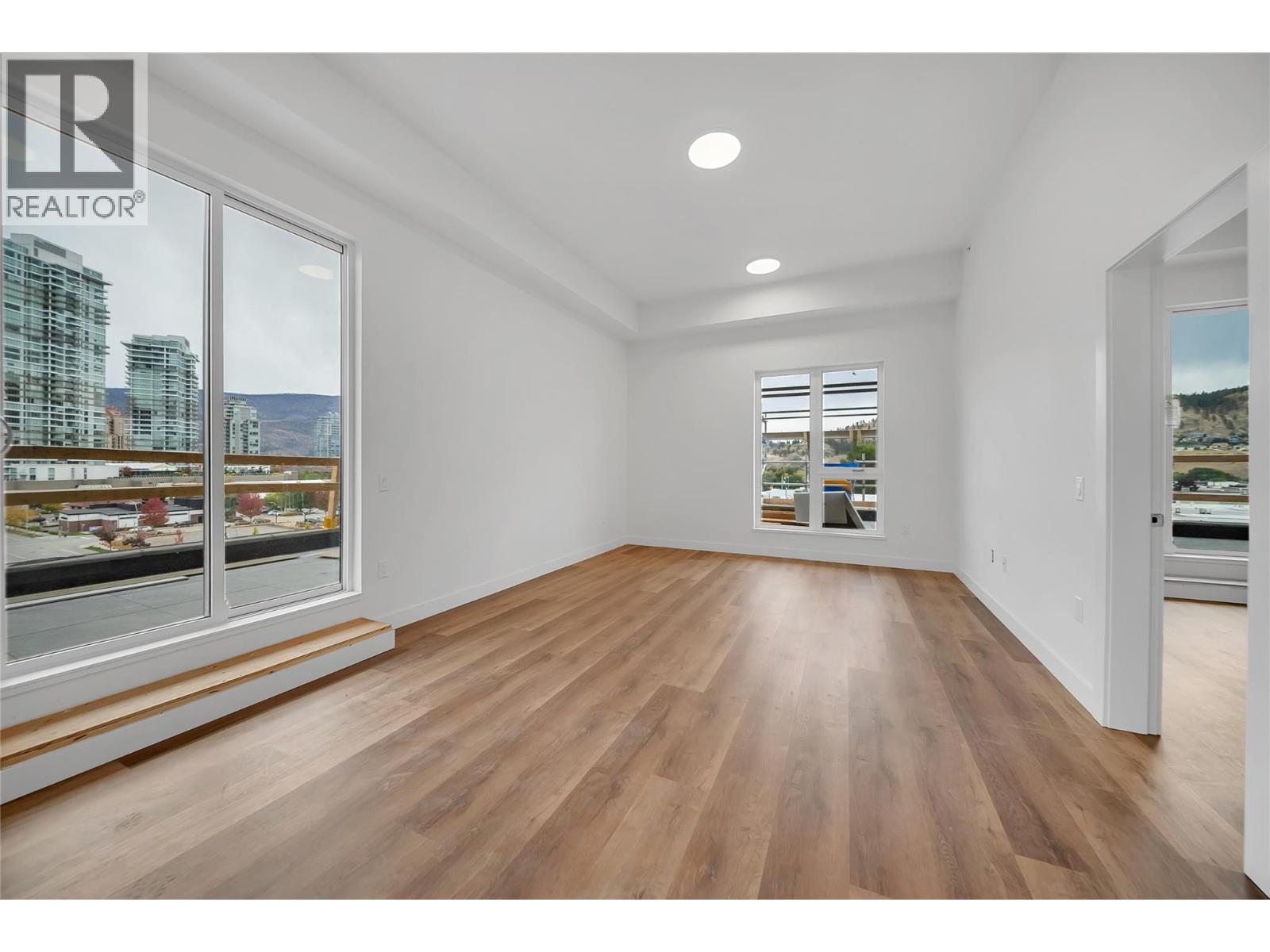 647 Clement Avenue Unit# 611