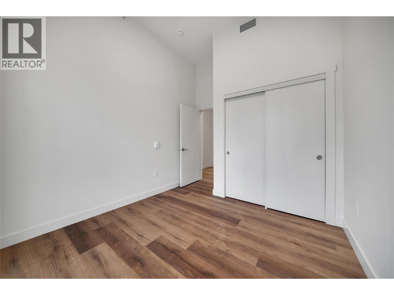 647 Clement Avenue Unit# 611