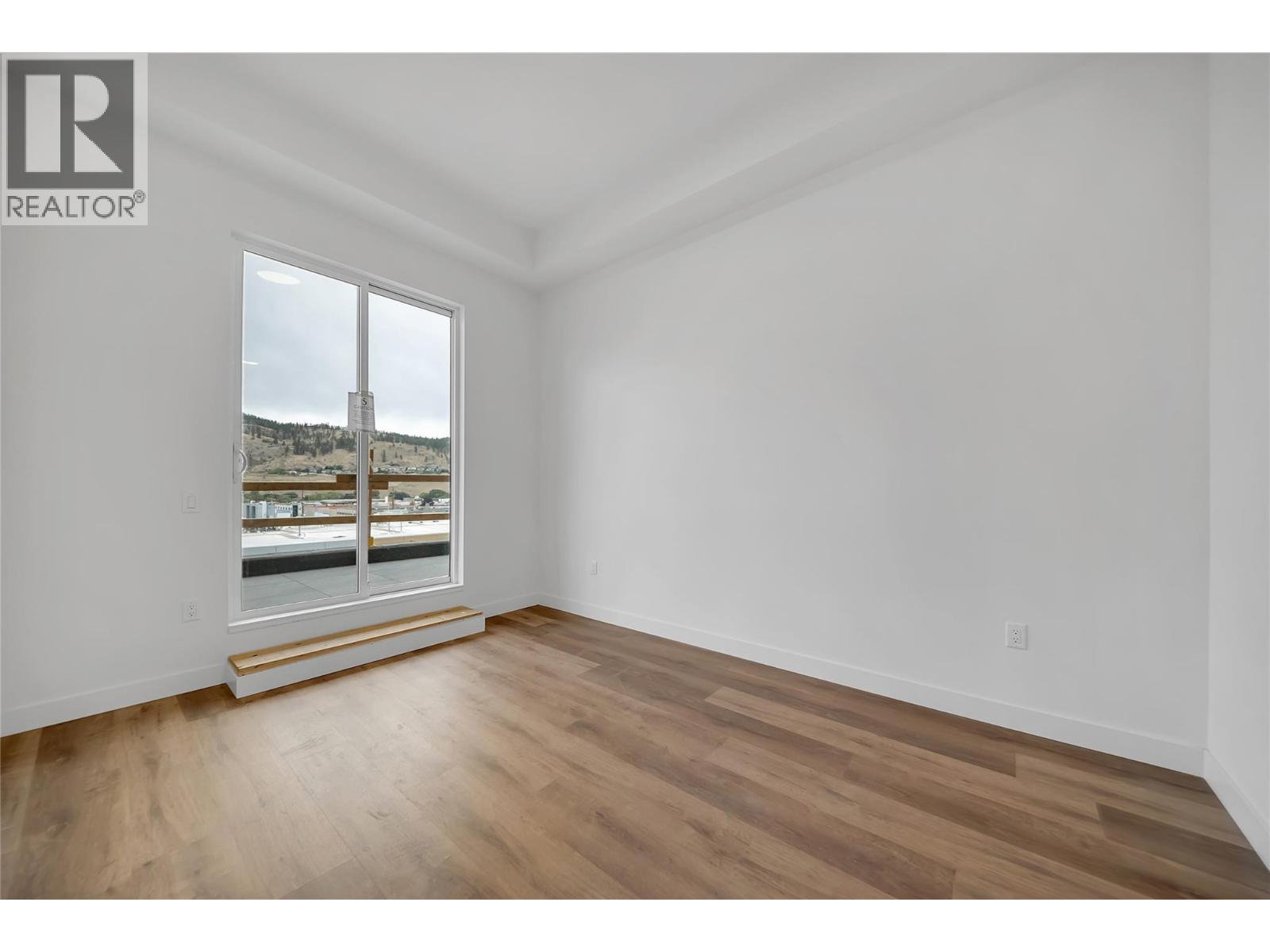 647 Clement Avenue Unit# 611