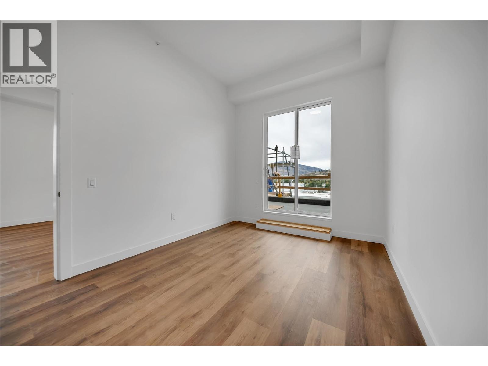 647 Clement Avenue Unit# 611