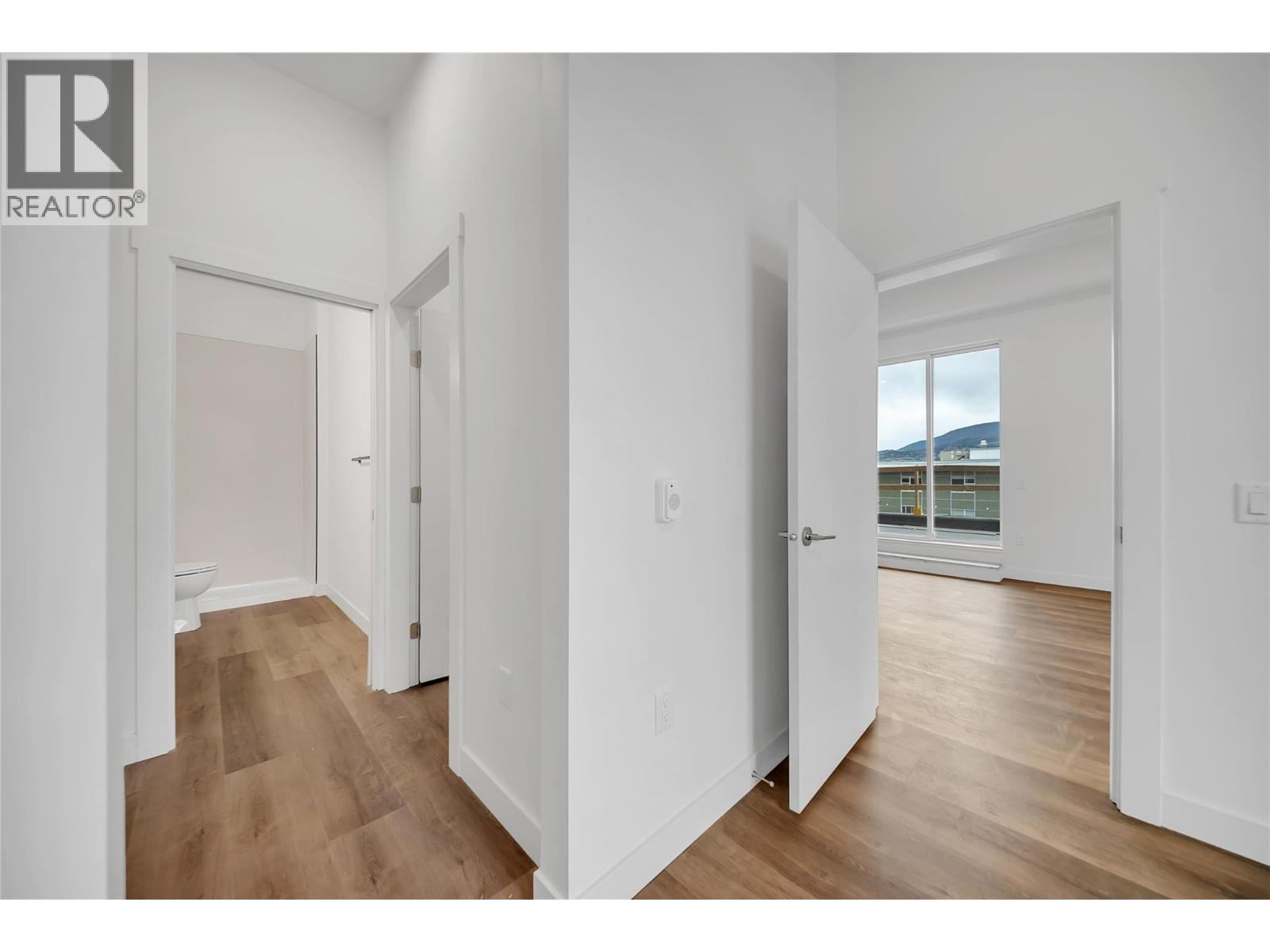 647 Clement Avenue Unit# 611
