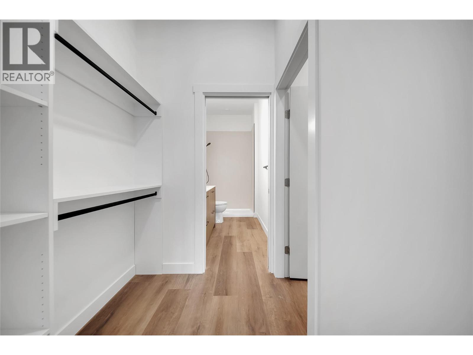 647 Clement Avenue Unit# 611