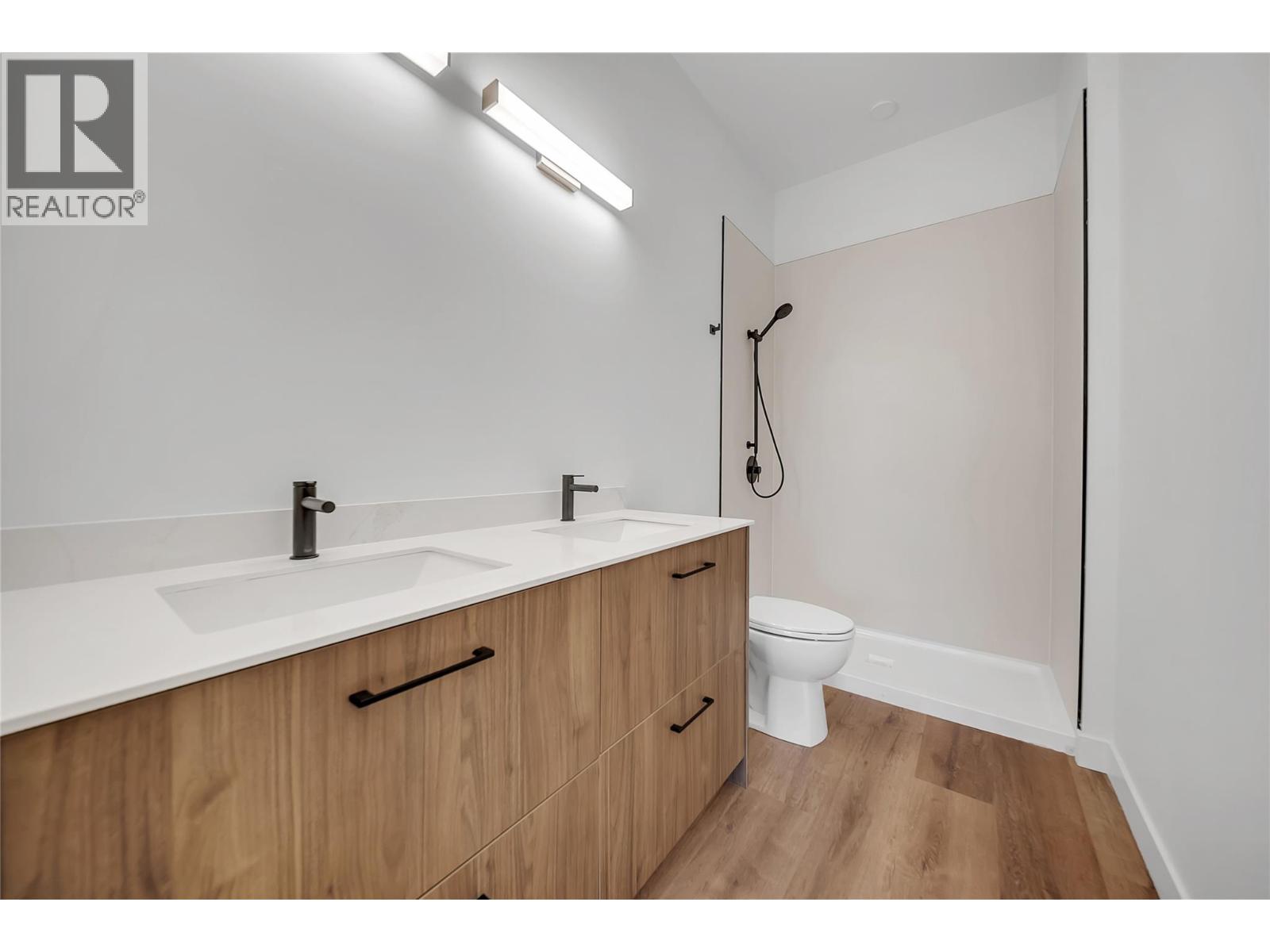 647 Clement Avenue Unit# 611