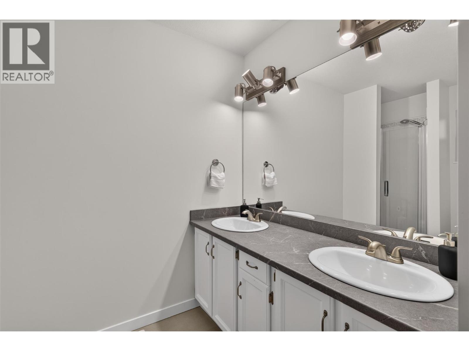 1853 Edgehill Avenue Unit# 10