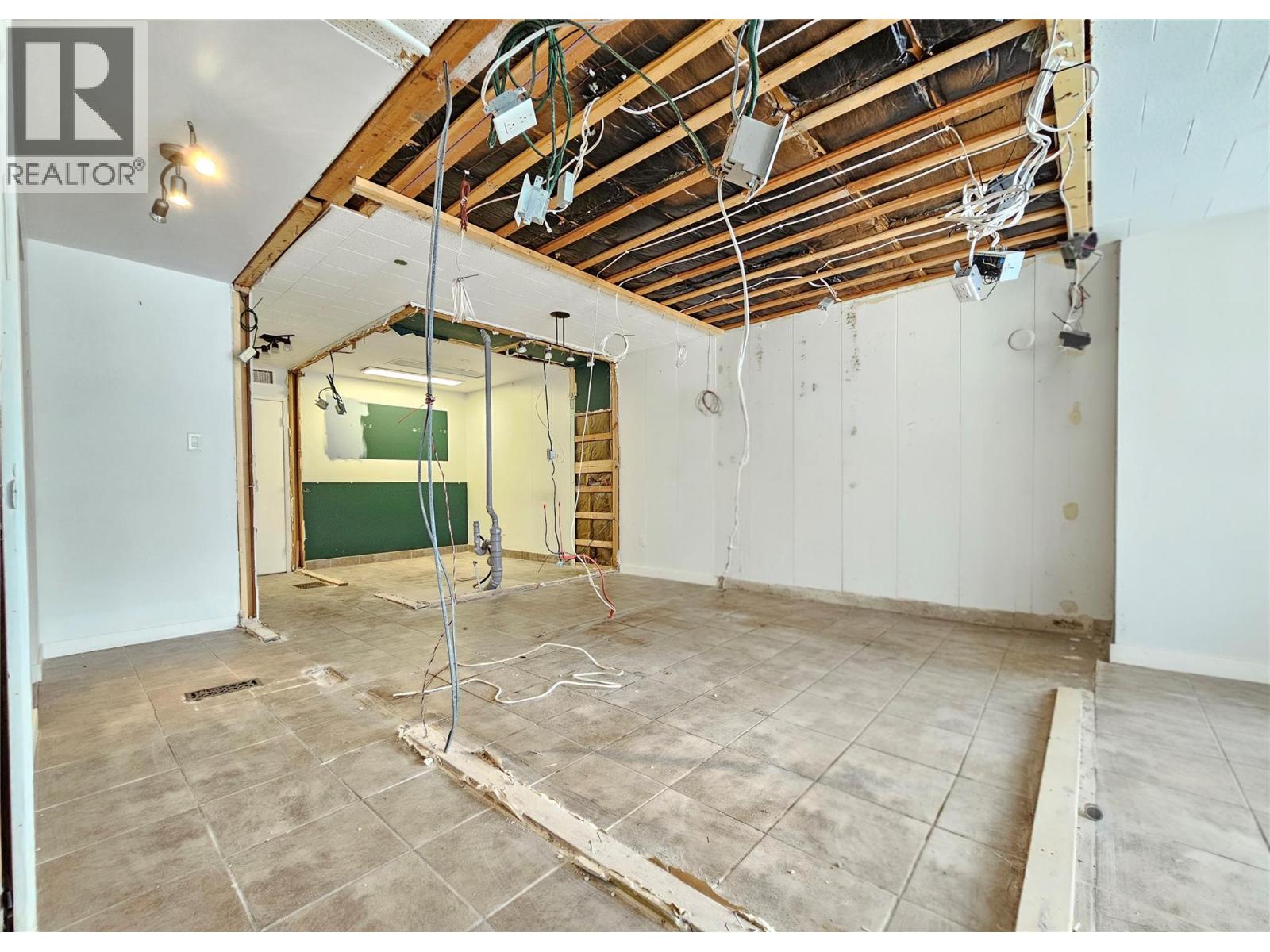 545 Lawrence Avenue Unit# B