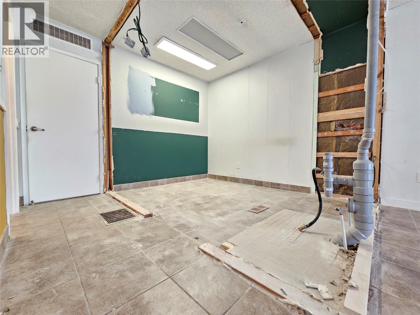 545 Lawrence Avenue Unit# B