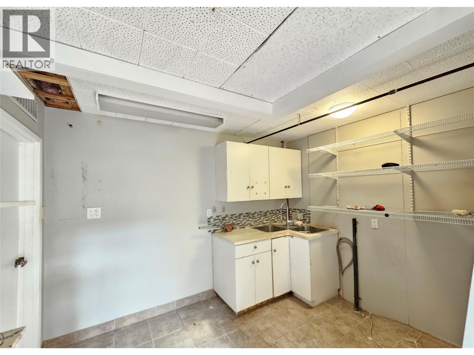 545 Lawrence Avenue Unit# B