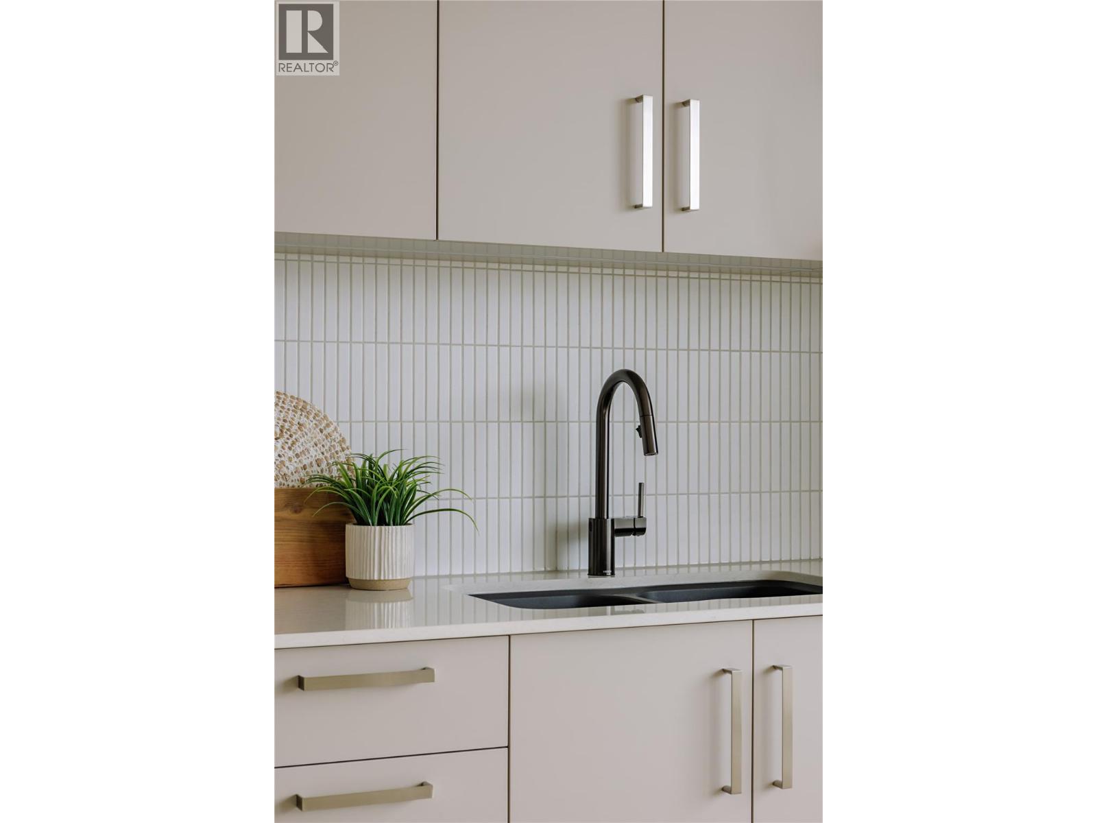 3300 Lakeshore Road Unit# 615