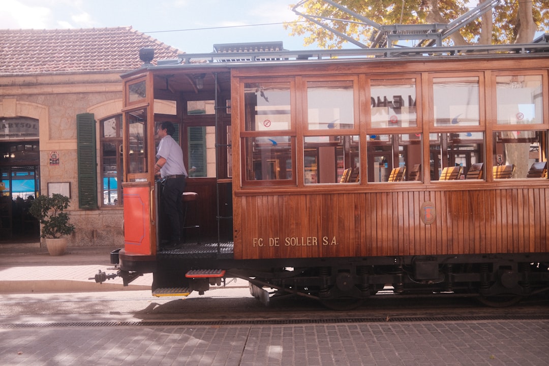 classic island trolley - martha's vineyard tours