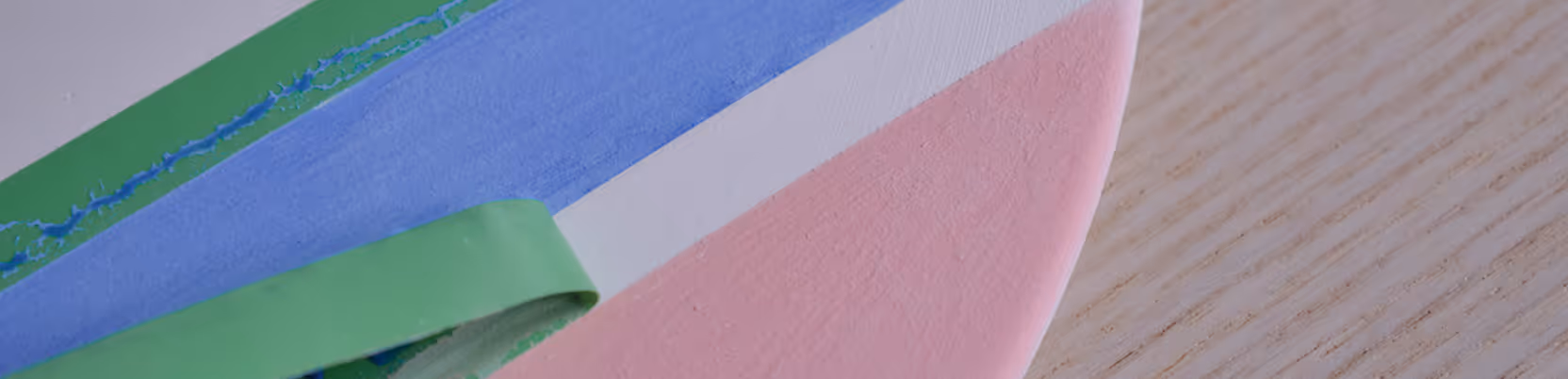 Klebeband Technik in der Keramik Malerei