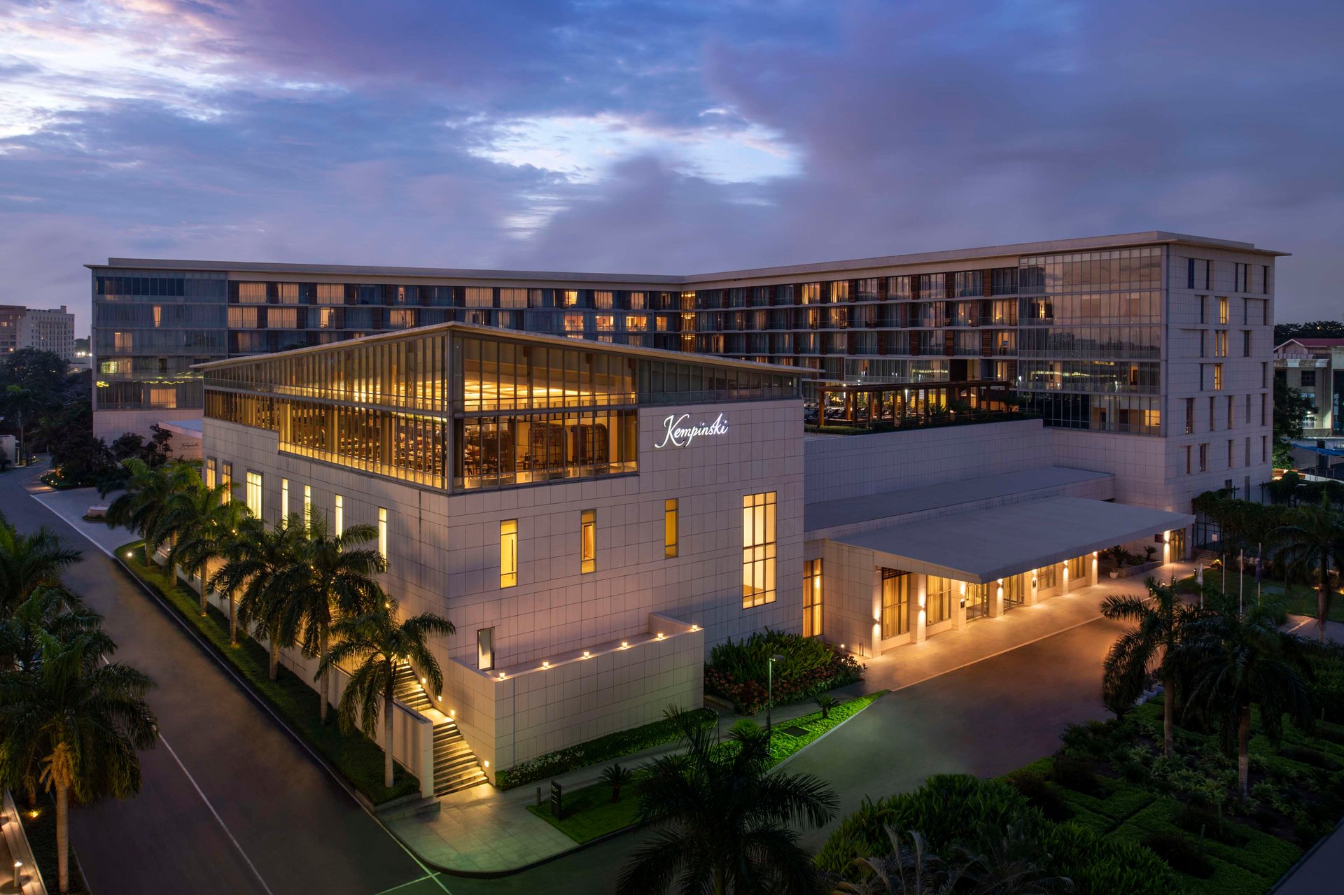 Kempinski Hotel Gold Coast City Accra — aerial view at blue hour