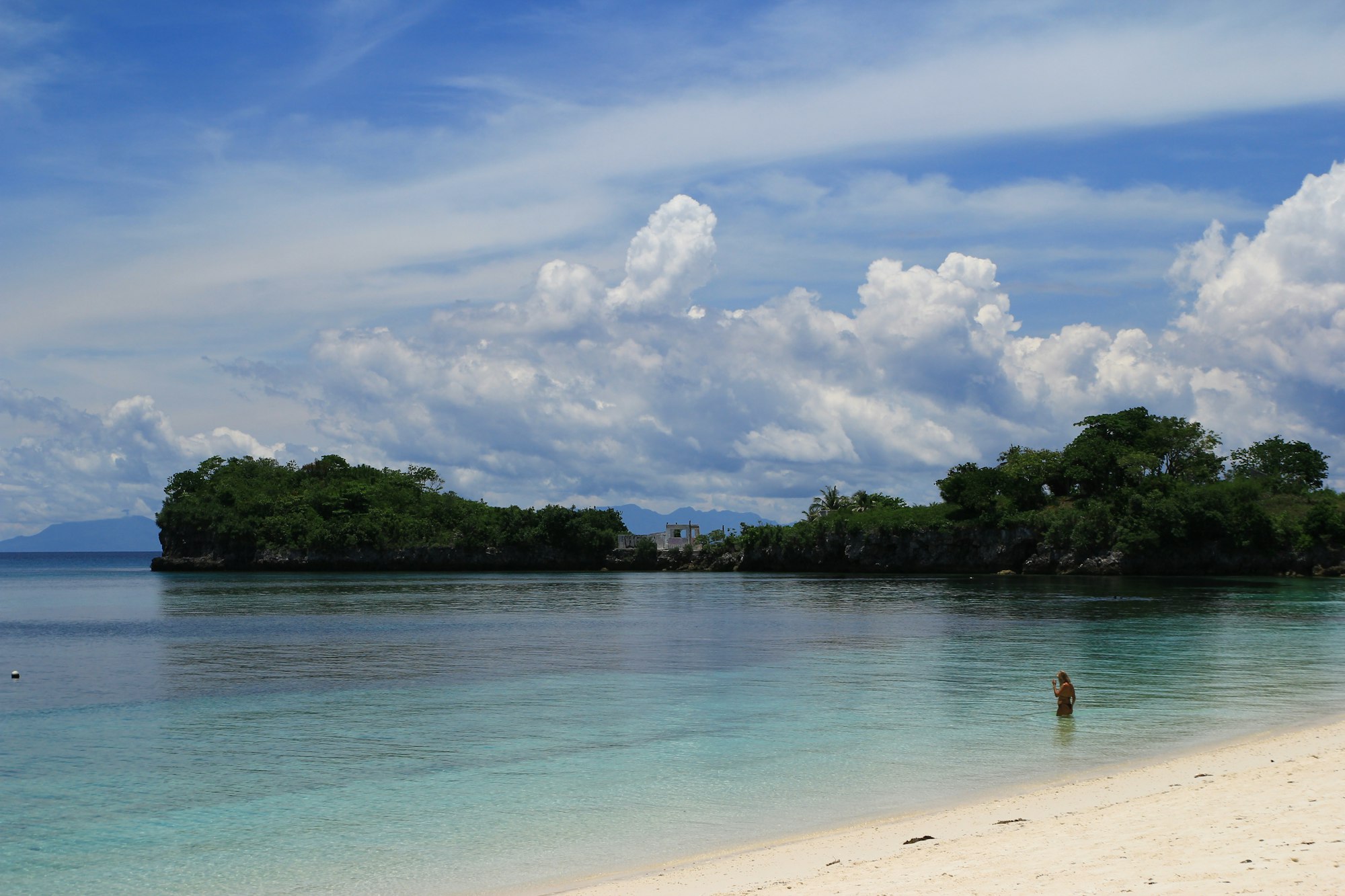 White sand and turquoise shallows on an island off Cebu