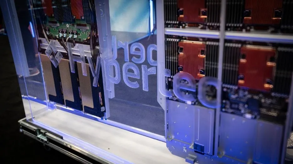 Immersion Cooling Tank Display