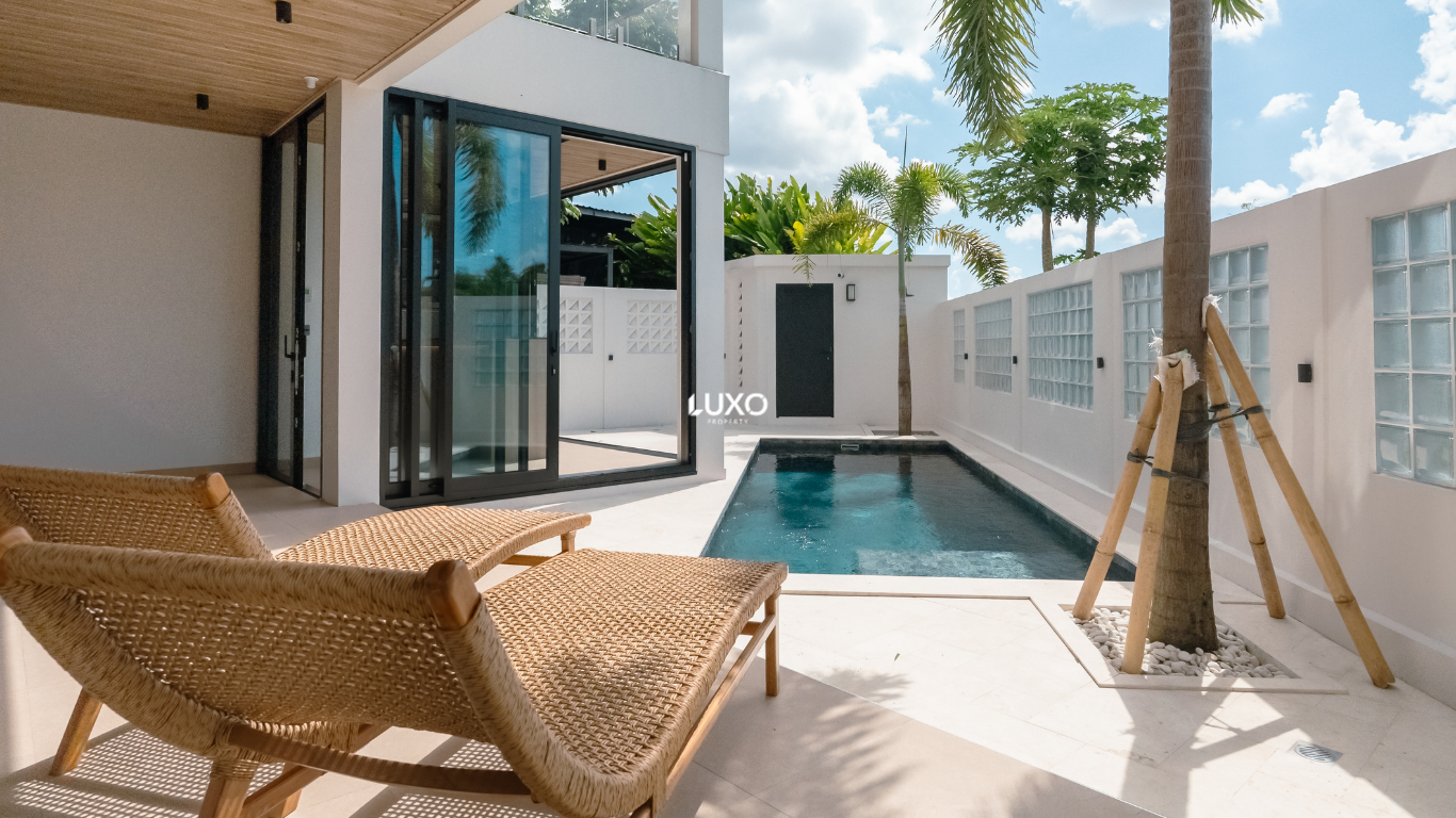 Freehold 5-Bedroom Smart Villa Near Pererenan - Solar Powered Luxury Living