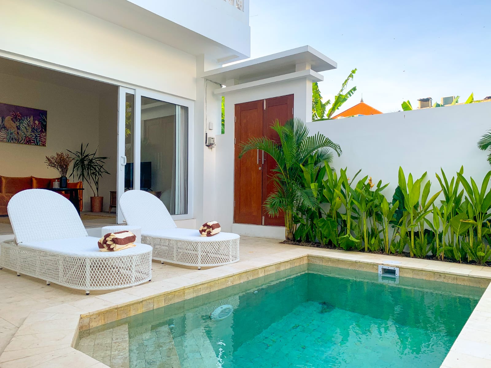 Charming 1-Bedroom Villa in Canggu, Prime Location & Great Investment Opportunity
