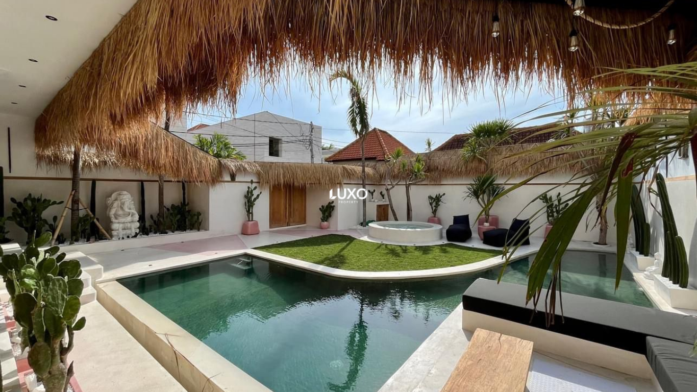 Tropical 3-Bedroom Villa in the Heart of Berawa Canggu 