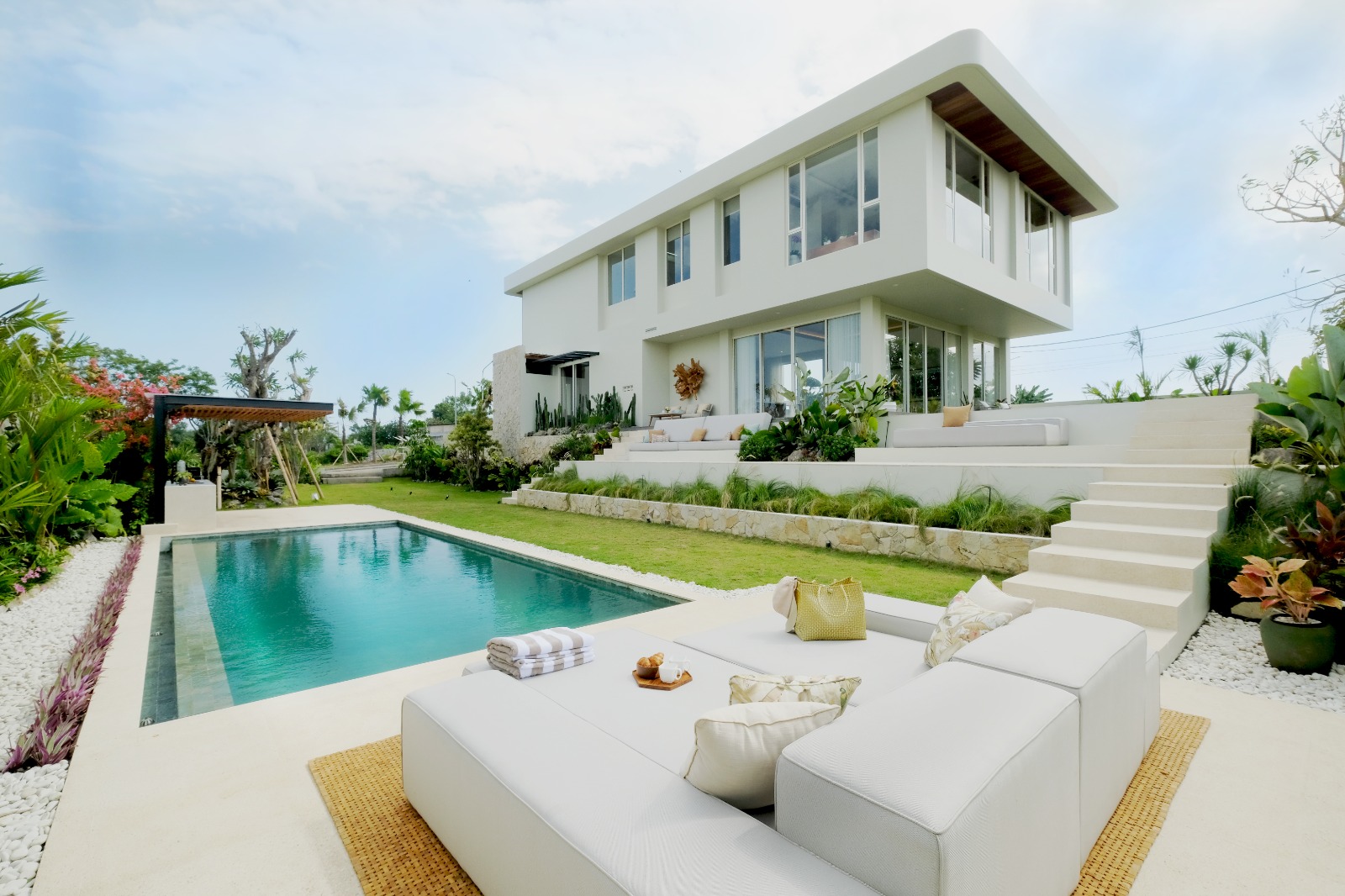 Modern 3 Bedroom Villa in Nyanyi walking distance to the beach