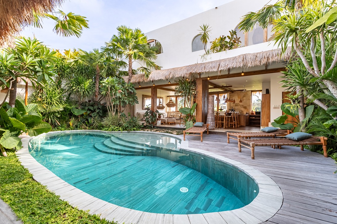 Luxury 5 Bedroom Villa with Rice Field Views for Sale in Umalas