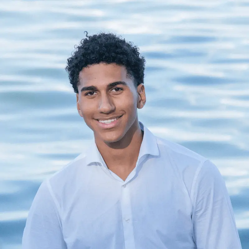 Ariana, Designerin bei Bakisi Marketing GmbH