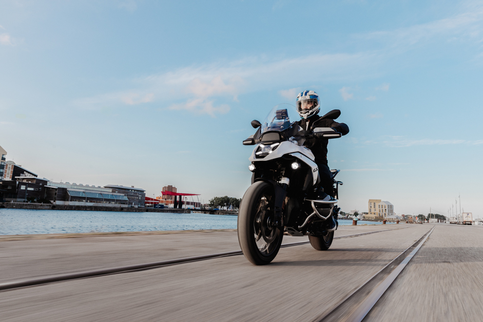 studds-mirage-video-casque-moto-agence-banana