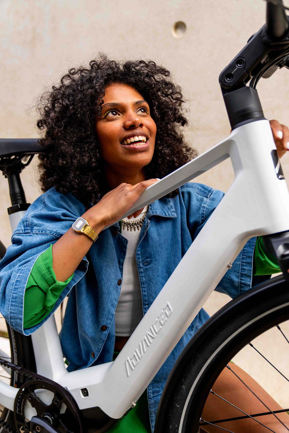 advanced-lets-ride-ahead-video-velo-agence-banana