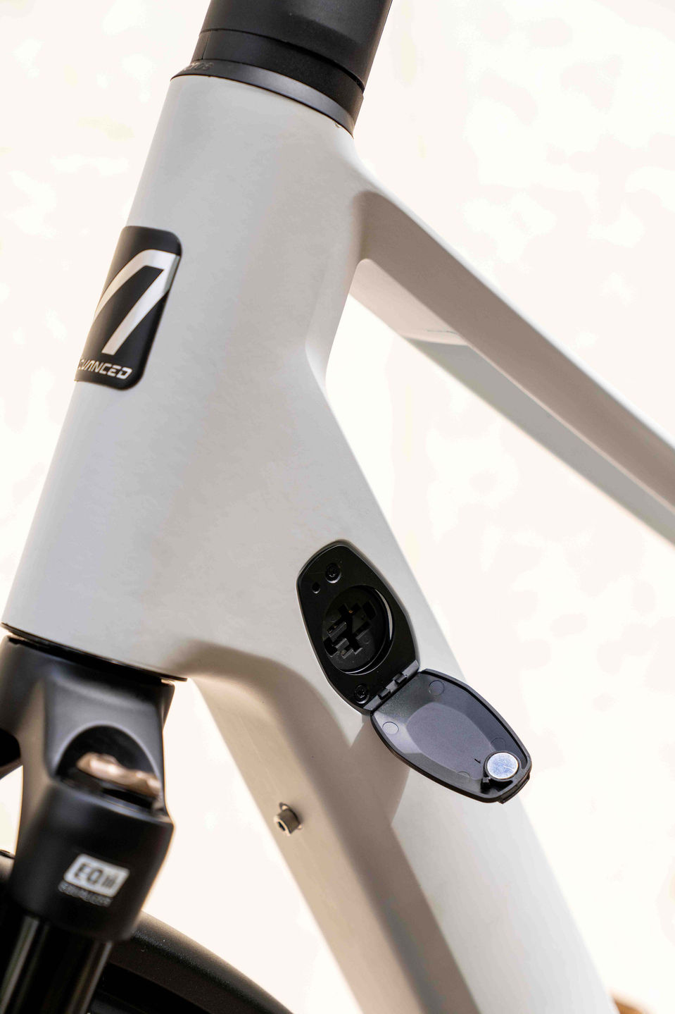 advanced-lets-ride-ahead-video-velo-agence-banana