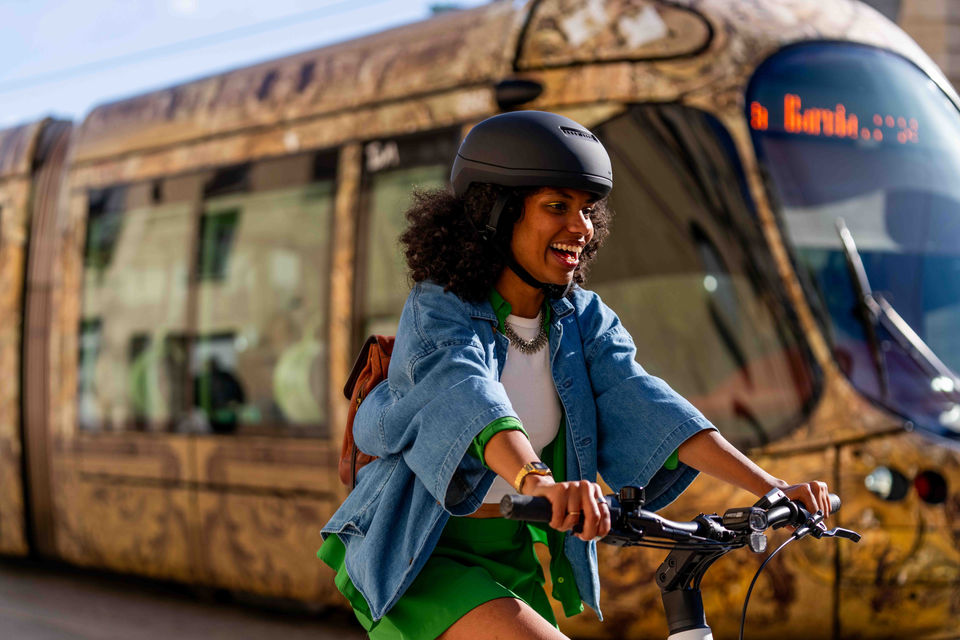 advanced-lets-ride-ahead-video-velo-agence-banana