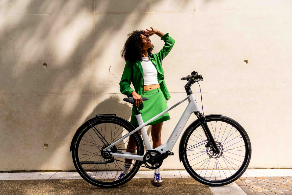 advanced-lets-ride-ahead-video-velo-agence-banana