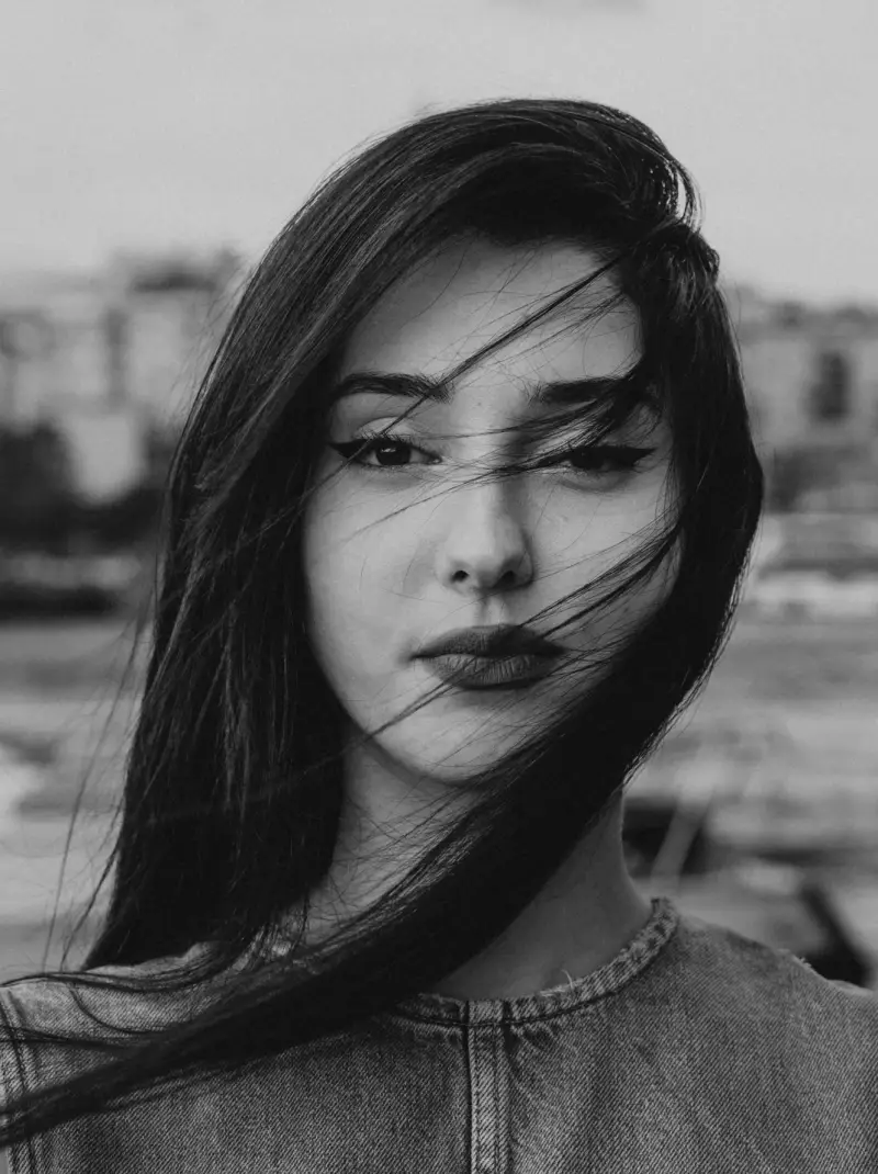 Photo de la femme un qui témoigne