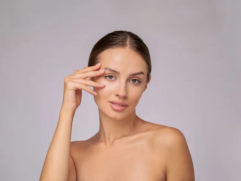 Exosomes Under Eyes: How Exosomes Help with Dark Circles and Hollow Eyes