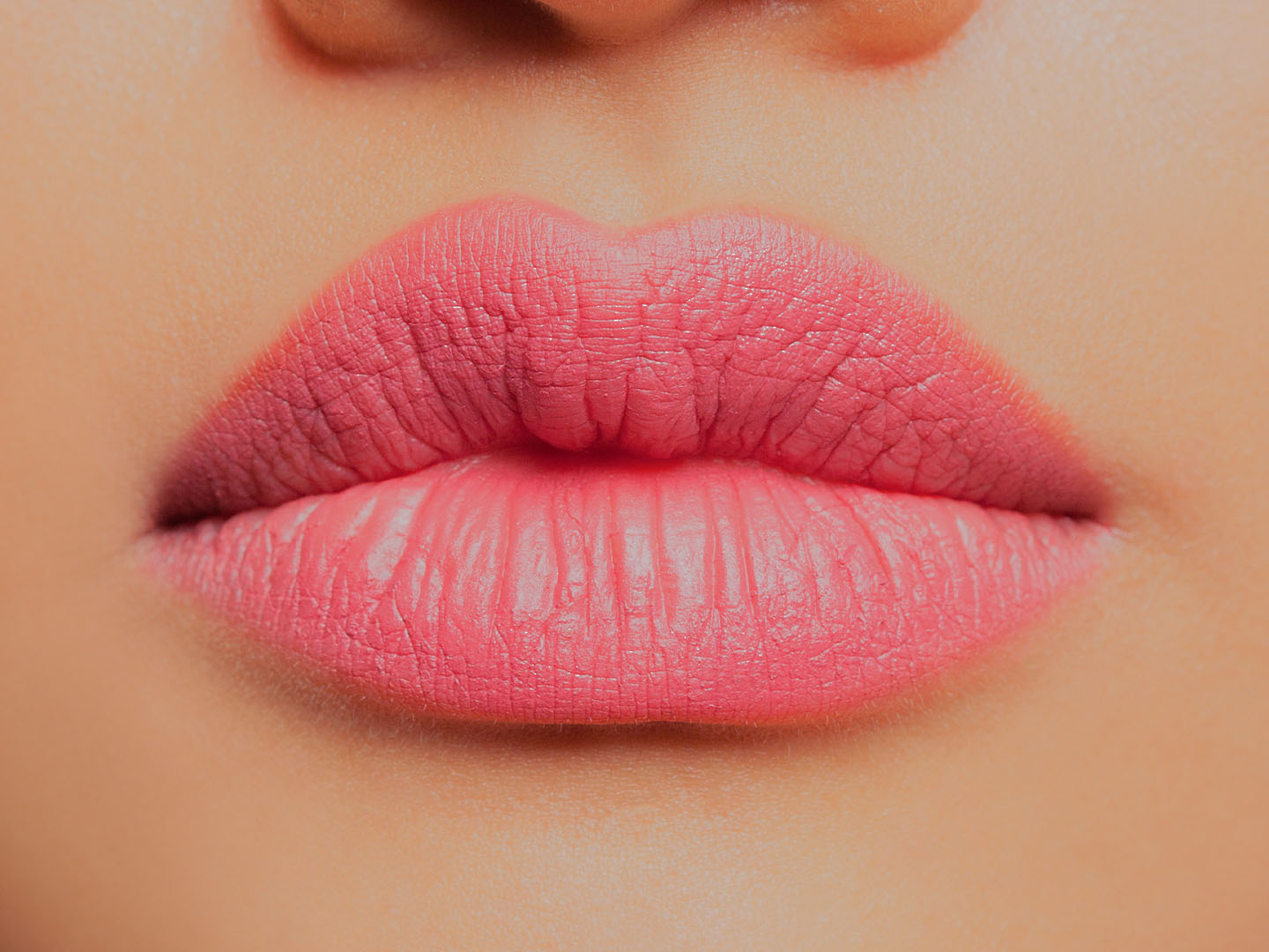 Doll Lips Filler Technique: Creating a Defined and Volumized Look