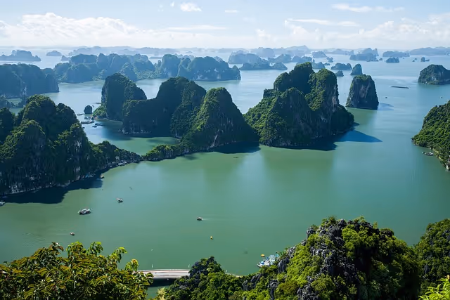 Free Ha Long Sea photo and picture