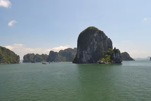 Free Vietnam Ha Long Bay photo and picture