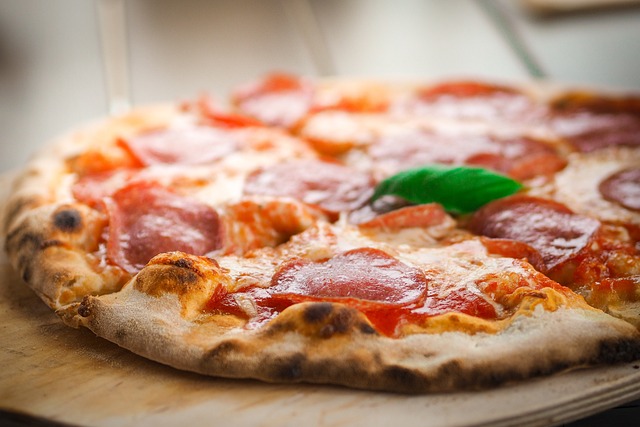 Free Pizza Stone Oven Pizza photo and picture