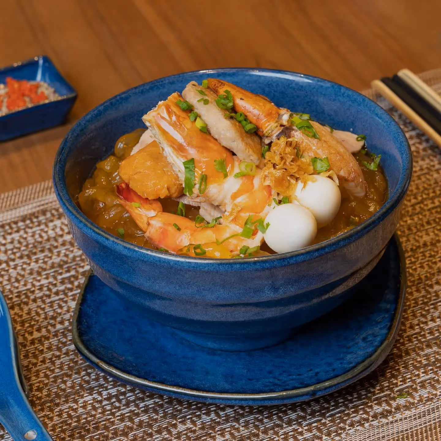 Khám phá những món ăn độc đáo và hấp dẫn khi bạn không biết ăn gì ở Hội An, với sự kết hợp hoàn hảo giữa các hương vị truyền thống và hiện đại.