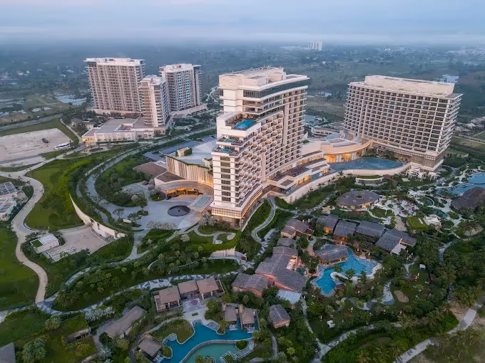 Khám phá vẻ đẹp cổ kính và thơ mộng khi du lịch Hội An tháng 3, thời điểm lý tưởng với thời tiết mát mẻ và khung cảnh bình yên.