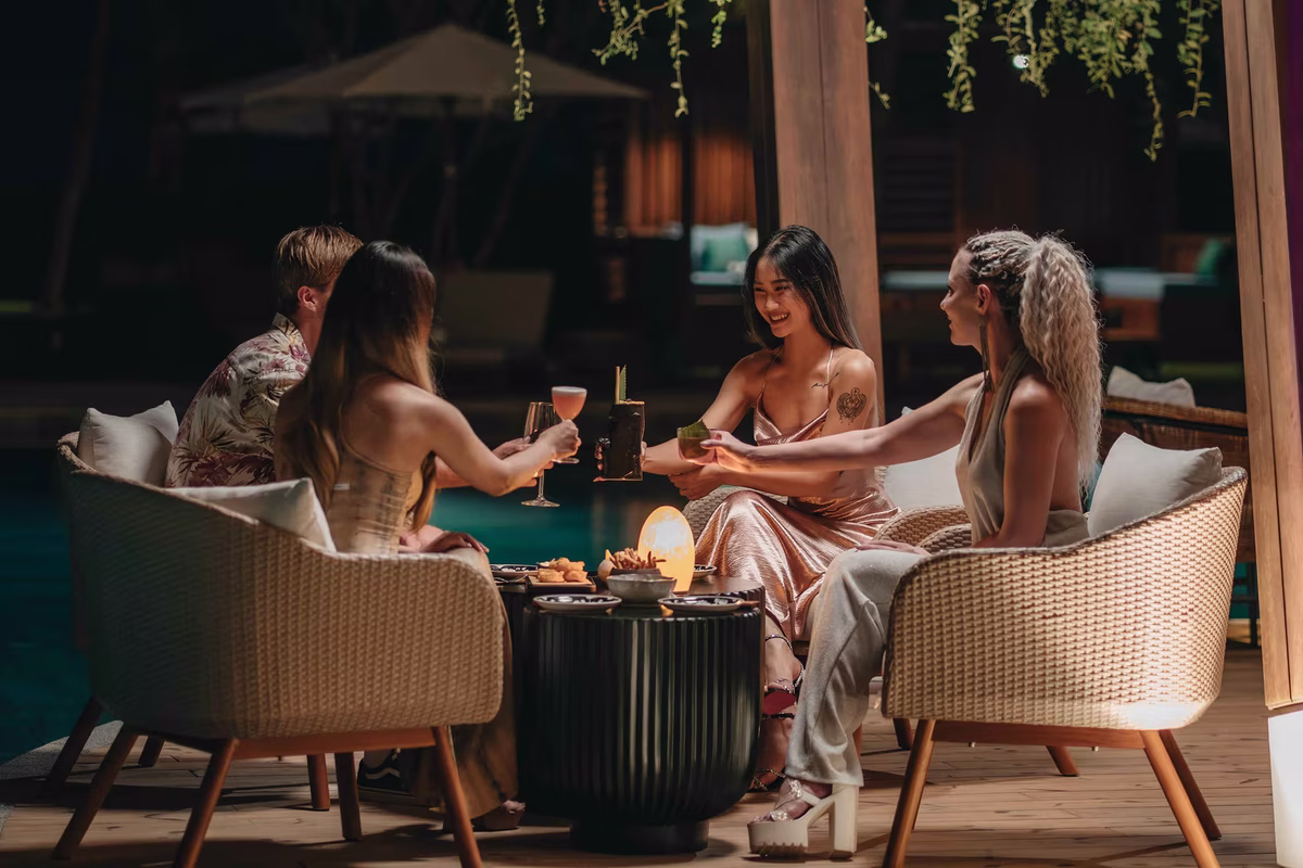 Create magical moments with intimate al fresco dining. Choose stunning beachfront or tranquil garden settings for your perfect evening.
