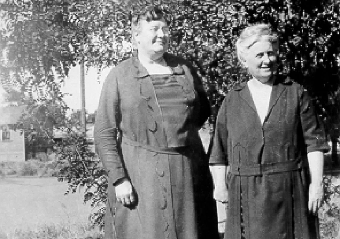 Edith and Ellen Brandt.